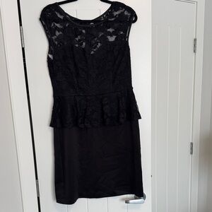Chic Black Lace Midi Dress